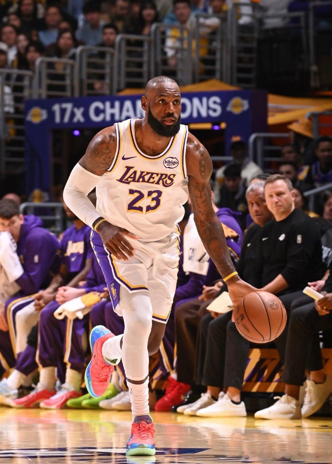 詹姆斯本赛季第二次背靠背41岁的铁血担当！詹姆斯将本赛季第二次背靠背，1月18日