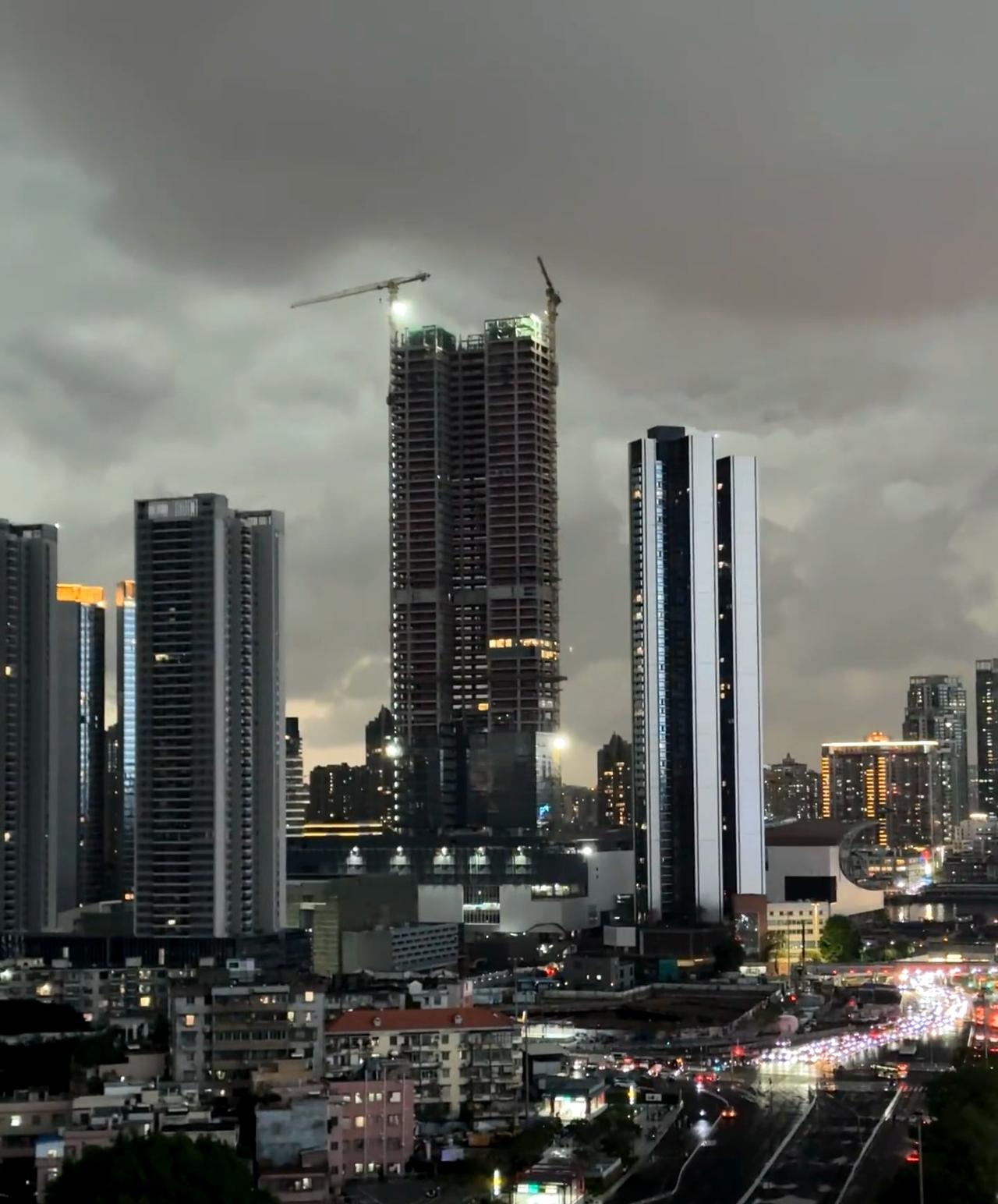 芳村也是好起来了

芳村房价会涨吗？看黄沙海鲜市场旁边小区多少钱一平方？隔一条珠