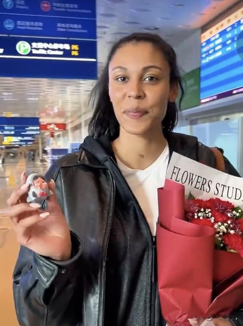 奥利维耶-尼尔森-奥杜达抵达武汉。前山西女篮外援奥利维耶新赛季加盟WCBA武汉盛