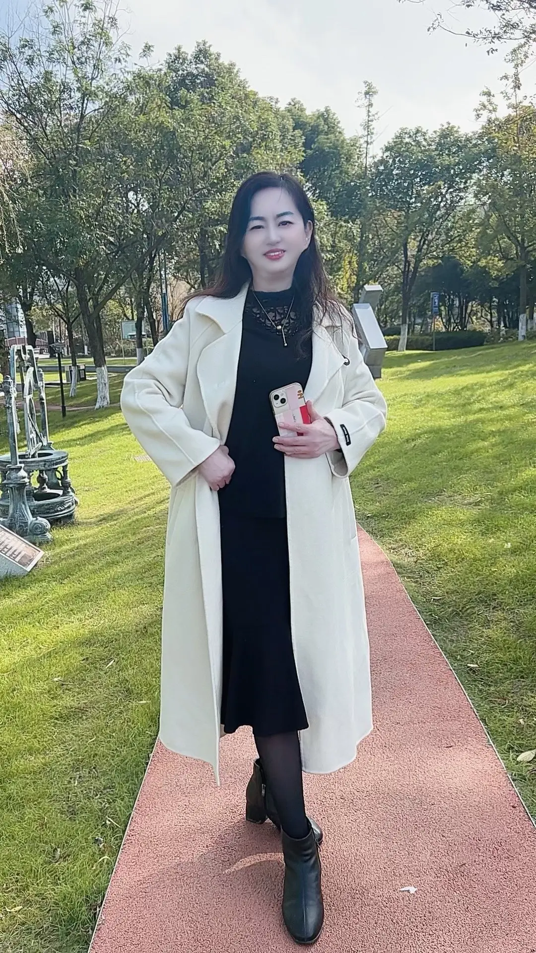 穿搭分享  双面呢大衣 冬天就要保暖又好看  时髦有风度依然有温度