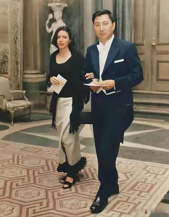 科学家丁肇中来自红色革命家庭，姥爷是辛亥革命的烈士，长得仪表堂堂，气宇轩昂。
