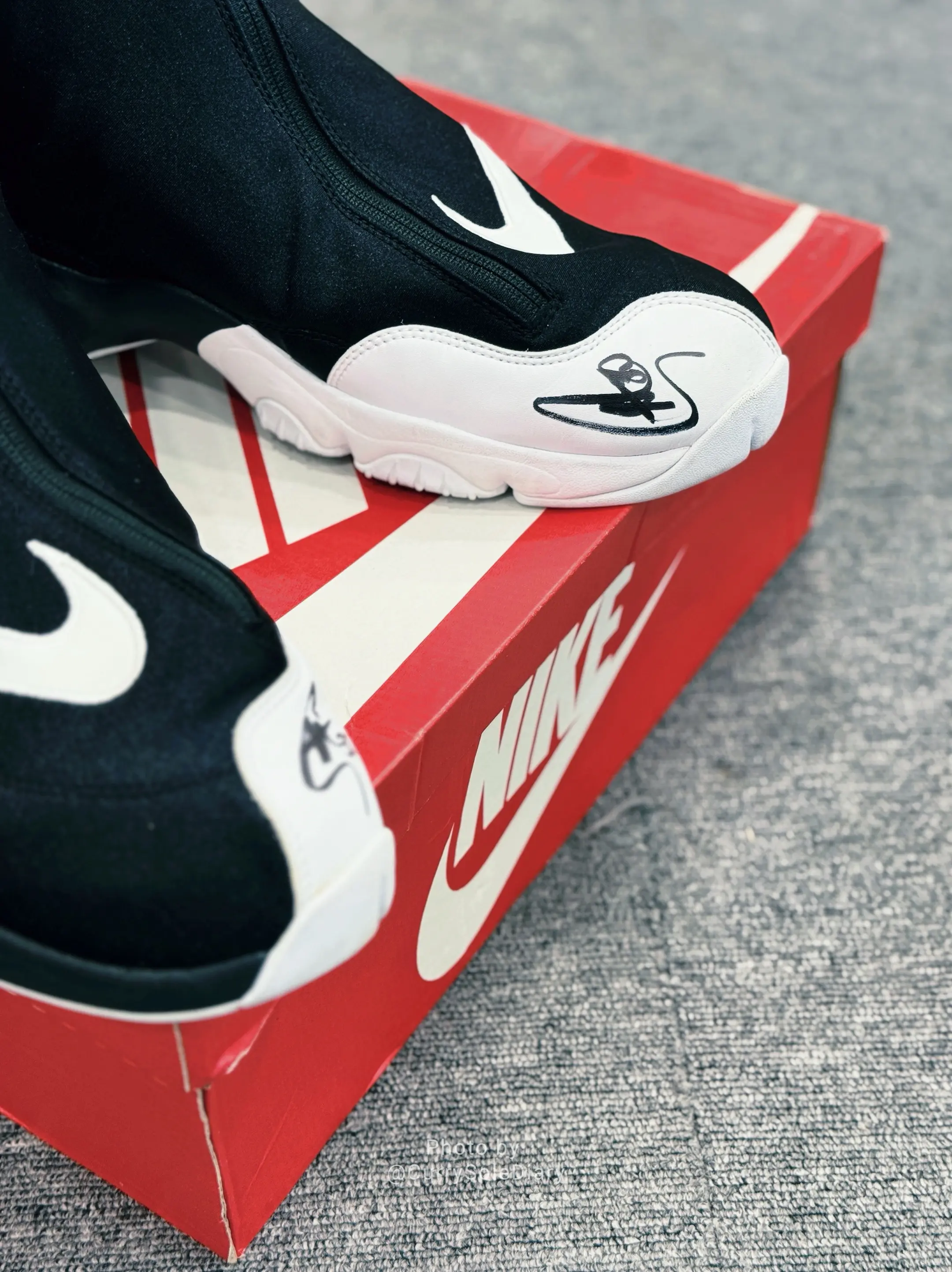 库里亲穿：Zoom Flight 98 The Glove  前些日子...