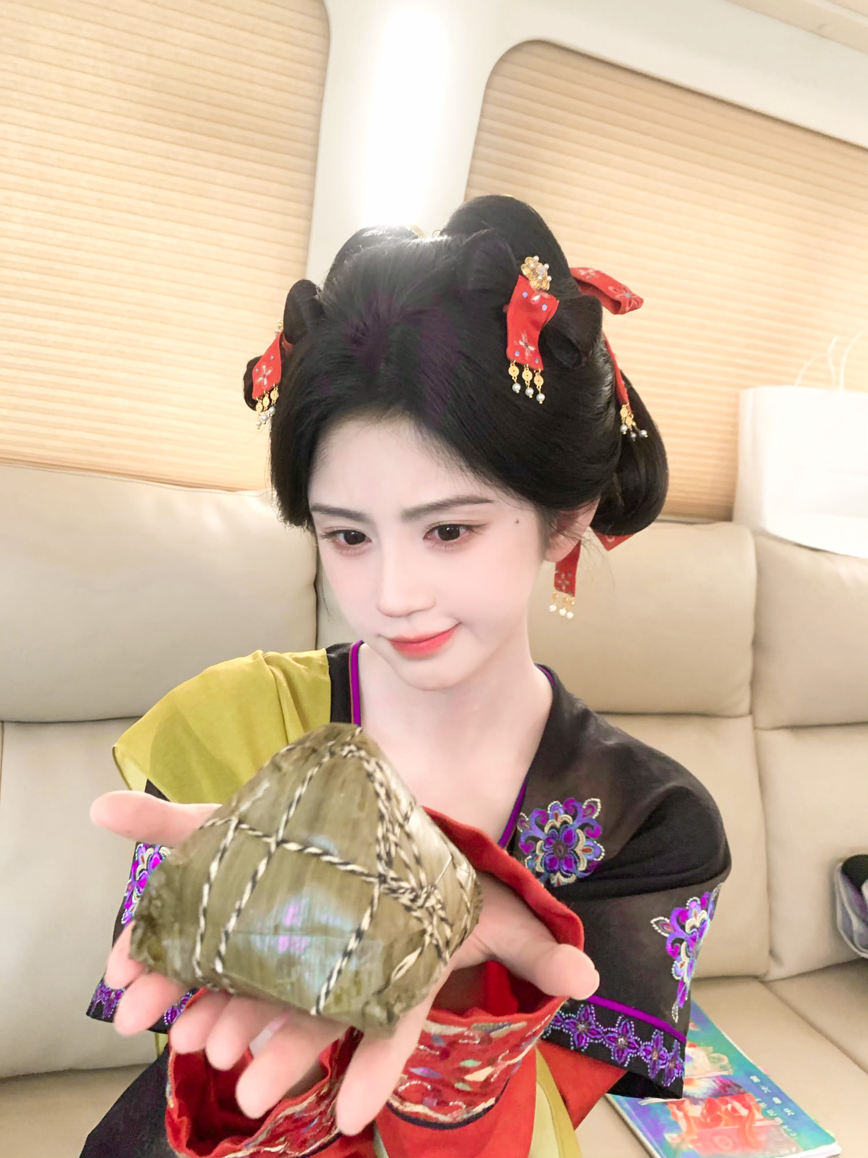 jjy鞠婧祎来战 jjy鞠婧祎阿黛 花很浪漫  海很温柔  你很特别  我很喜欢