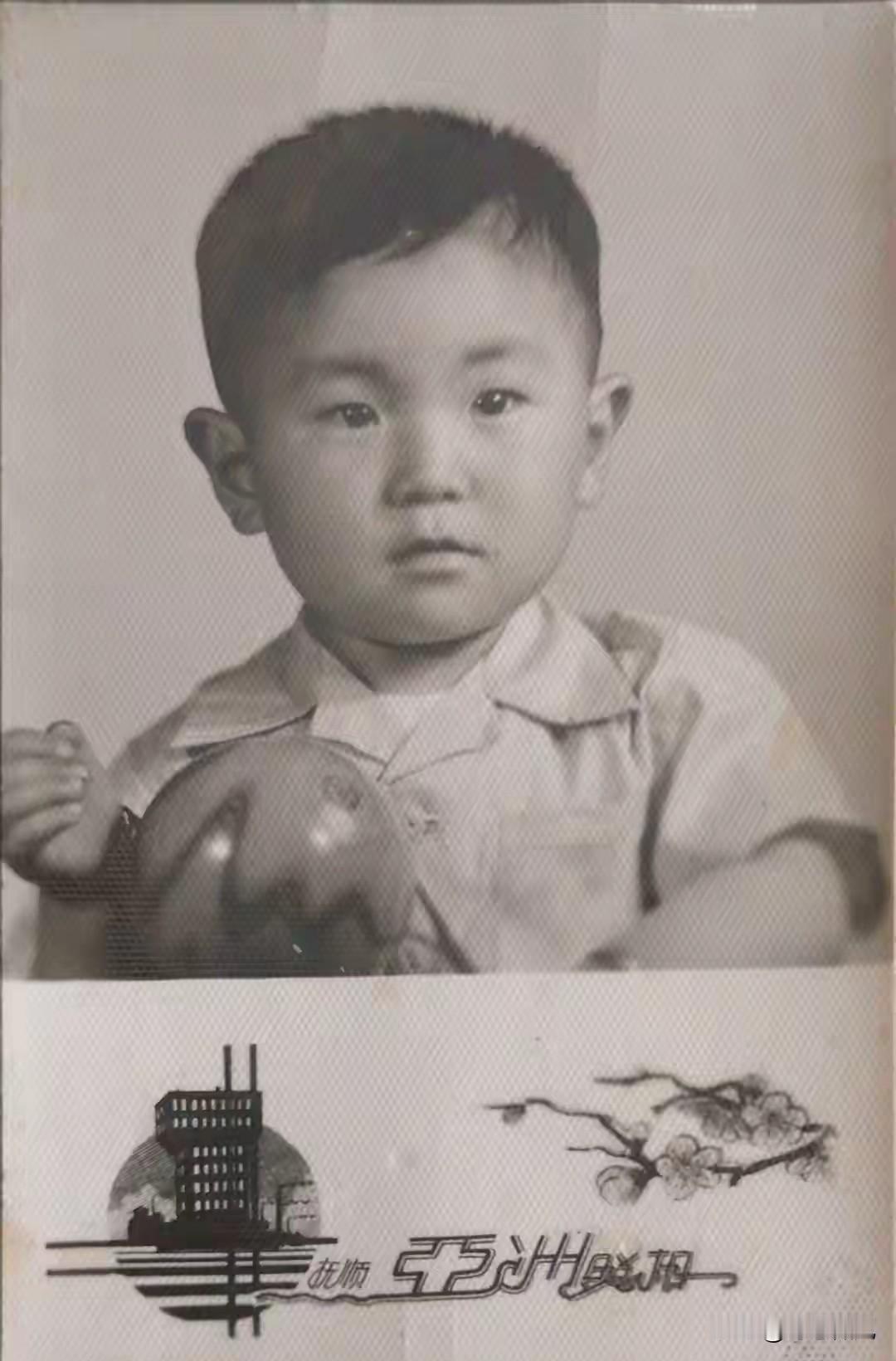 当年那个被大风刮来的孩子，来到这个世界上已经整整六十四年了！
 
六十四年的时光