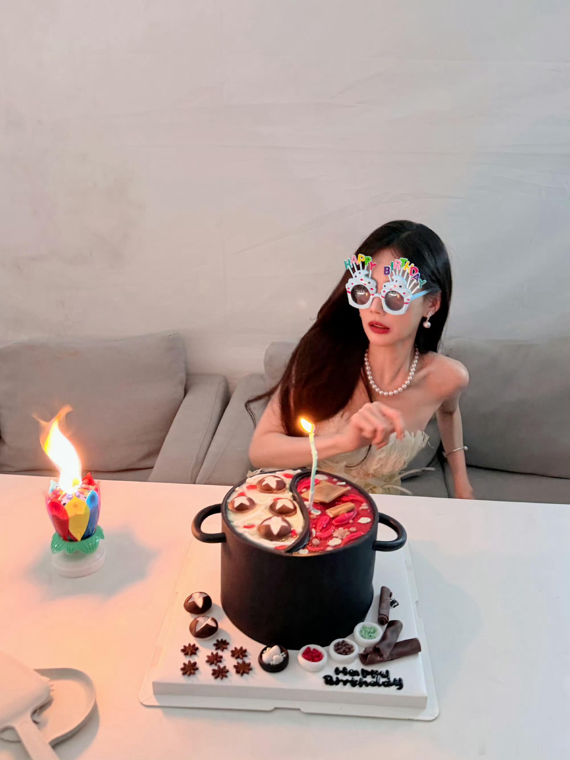 李一桐生日快乐哇塞这大碗长寿面祝李一桐在未来天天开心，事业风生水起，待播剧都能爆