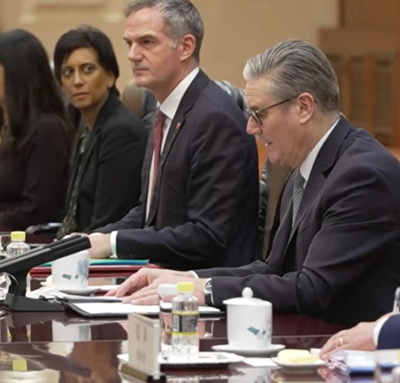 印度人，你说他厉害吧，他有各种奇葩；你说他不厉害吧，看看印度人在西方Z坛的存在。