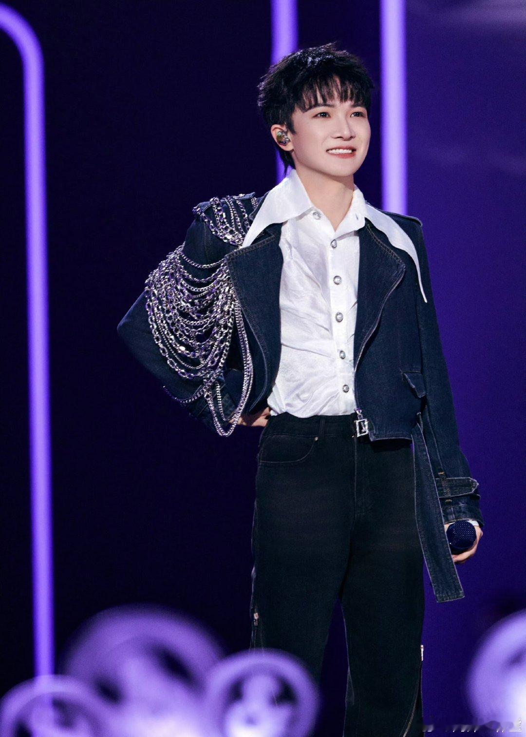 向全世界安利我担周深 