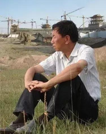 一场几十年一遇的暴雨，冲出一位市长的执政成色!
一次世所罕见的大地震，震出一位校