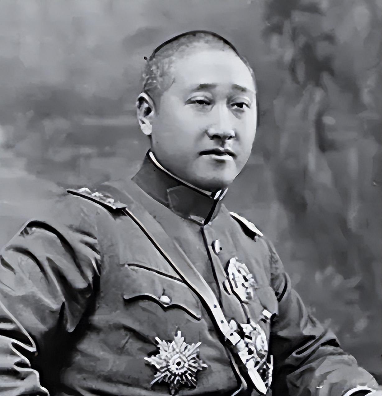 1925年12月29日深夜，徐树铮的专列刚停进廊坊站，一队兵就上了车。他被拖下来