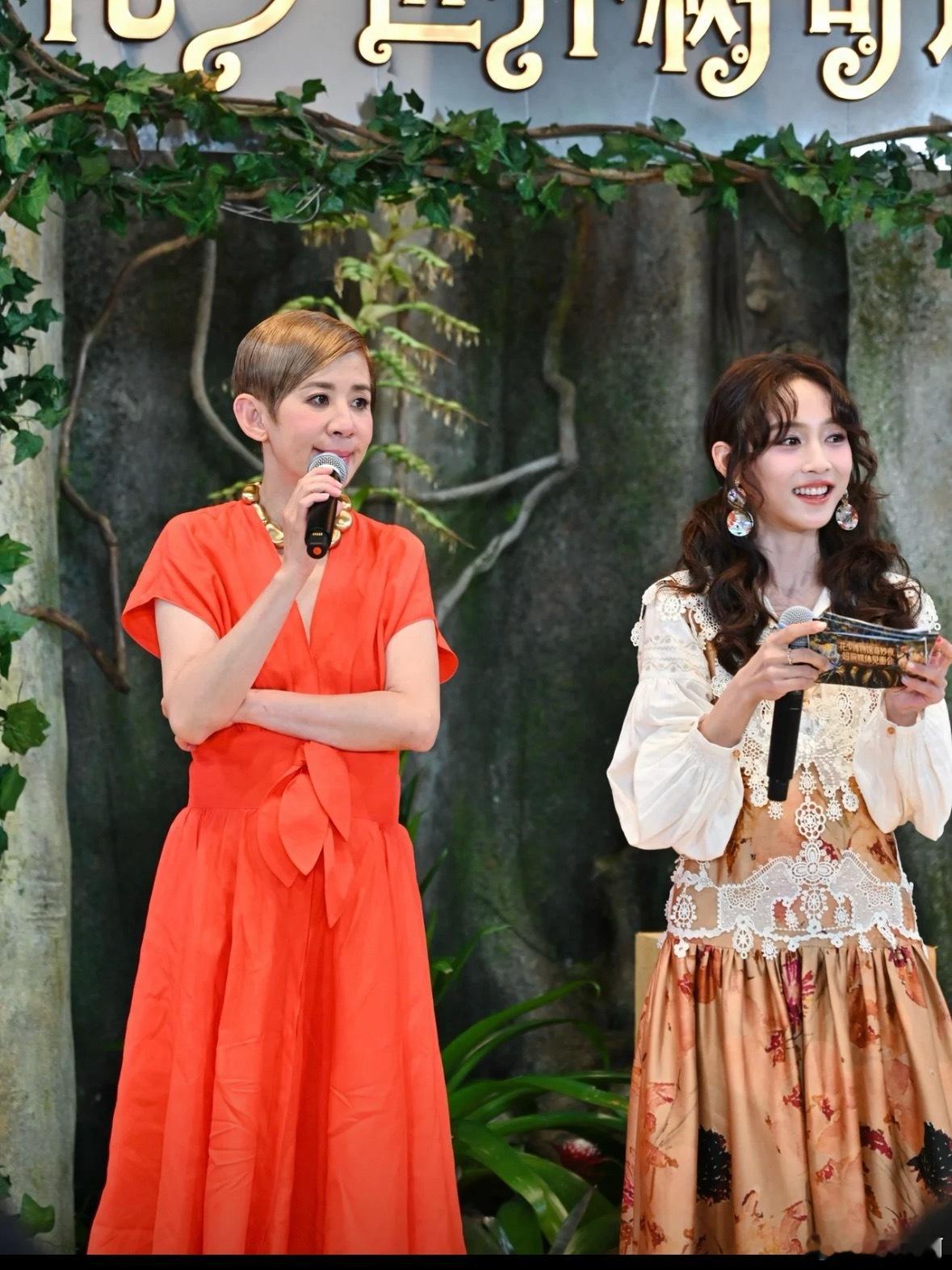 花儿与少年8见面会花少8墨西哥旅行路透氛围感拉满。七位嘉宾并肩眺望远方，一起看日
