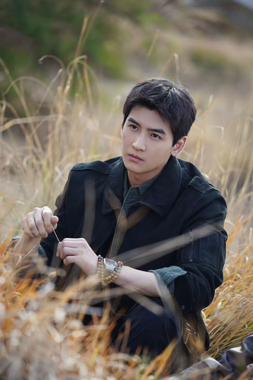 黄俊捷演了宁浩的男主黄俊捷解锁宁浩式荒诞喜剧，饰演归乡青年陈孝春，土潮疯爽反差感