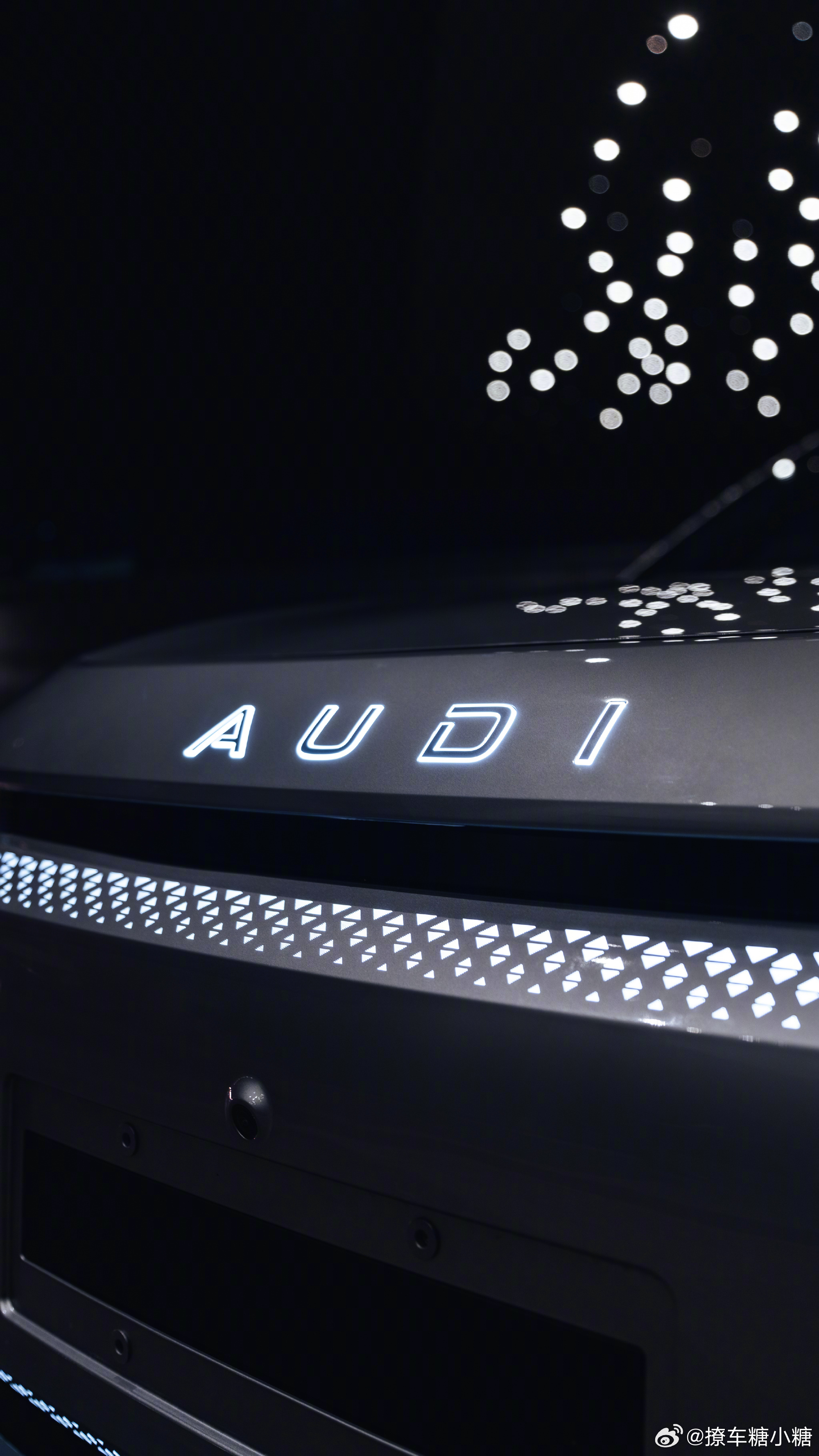 奥迪登顶亚洲山脊赛道最速SUV大V聊车 以前油车就有“油门踩到底，其他的交给Qu