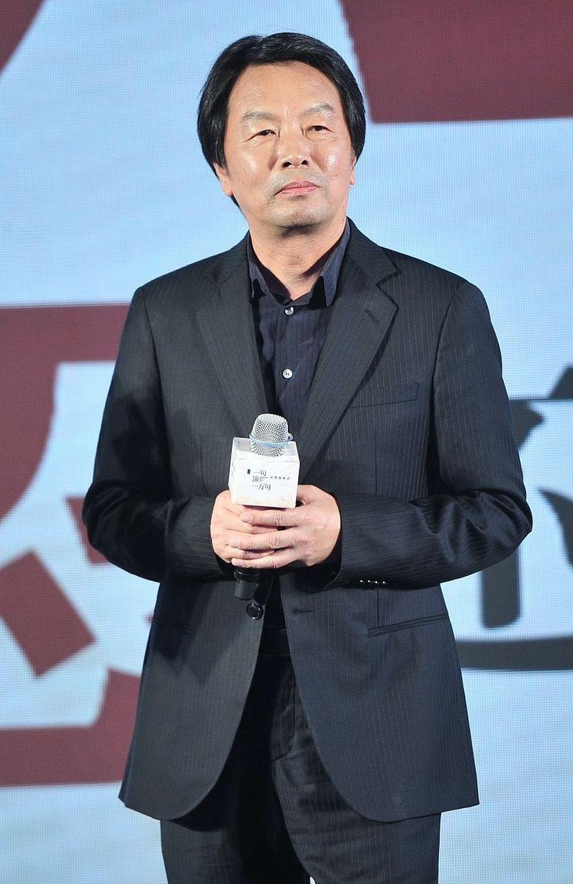 非常扎心的一段话：“婚姻里最狠的冷暴力,不是吵架,是他连话都懒得跟你说。

刘震