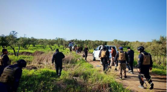 叙利亚军队俘虏了一辆黎巴嫩真主党火箭炮，才终于发现，以色列为啥防不住火箭弹打击！