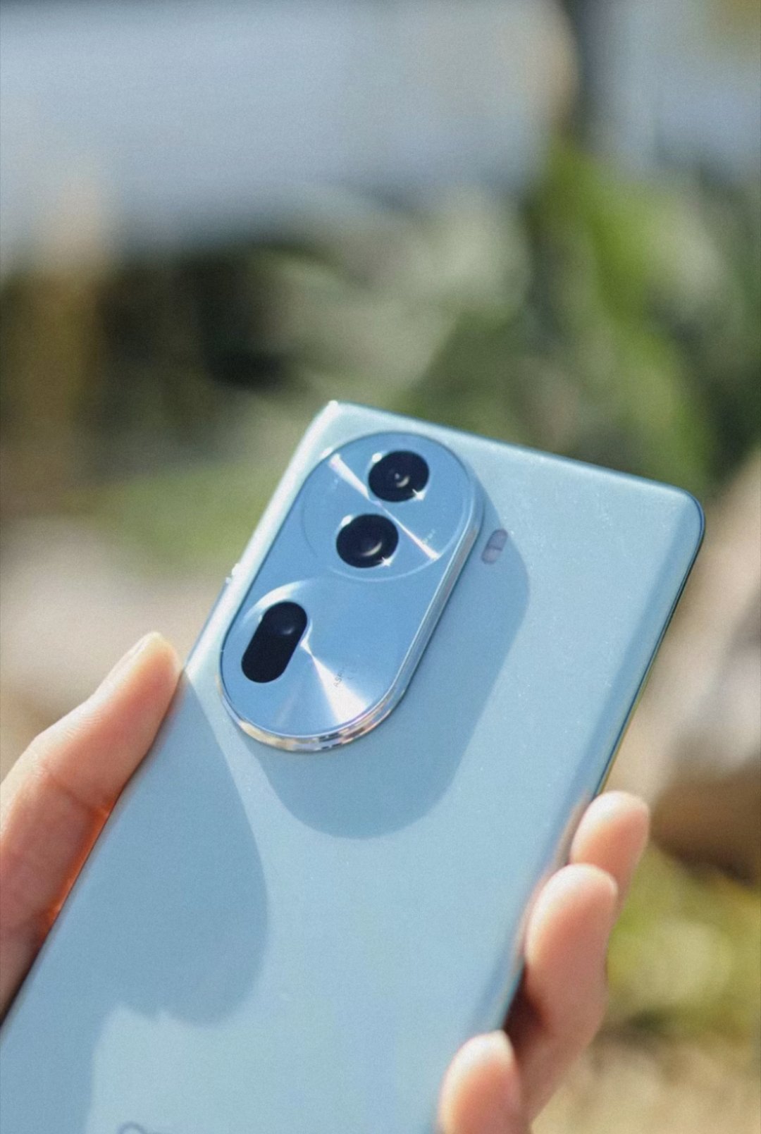 现在机圈这么卷，即使是千元机也可以是高颜值。像我这个OPPO Reno11，不仅