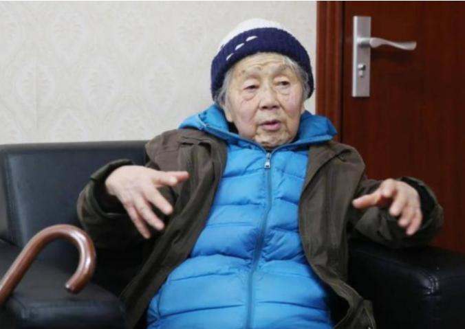 91岁老太太卖掉上海房产，手握几百万现金，每月还有10000元退休金。令人匪夷所