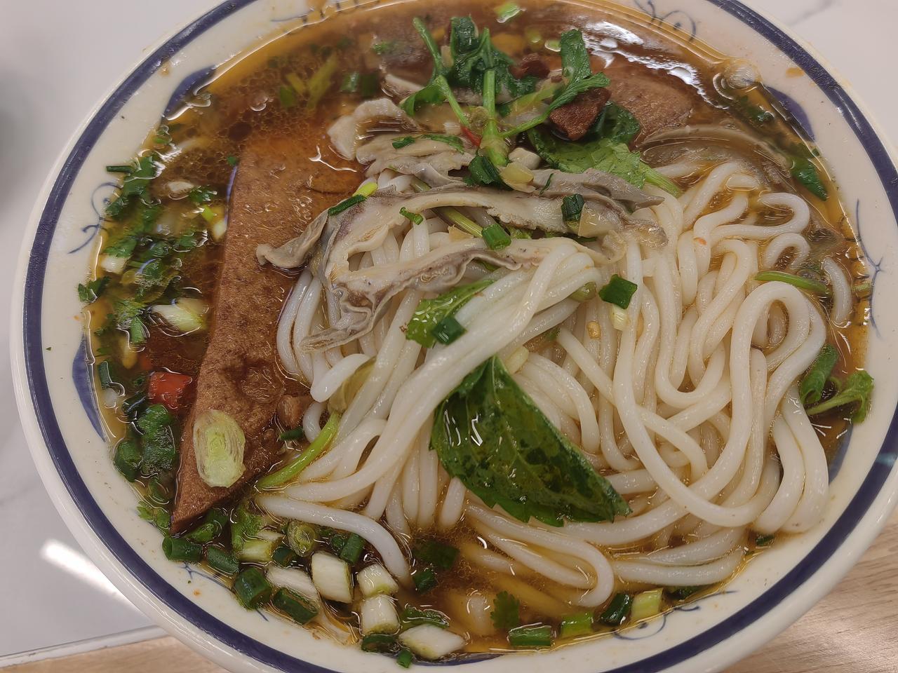 中午的黄牛牛杂粉