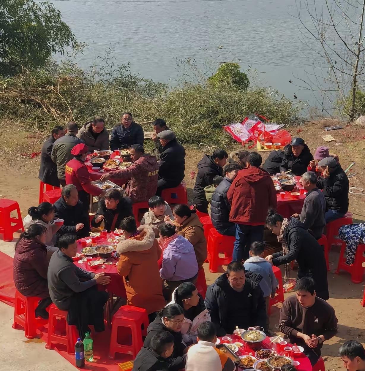 喝喜酒时出意外，家属索赔被驳回，法院判决来了！云南昭通的老李最近家里办喜事，儿子