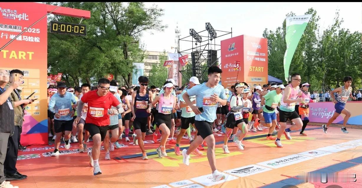 跑马也能玩出诗和远方？这两场马拉松把风景和故事“焊”在赛道上！

五一跑圈被“神