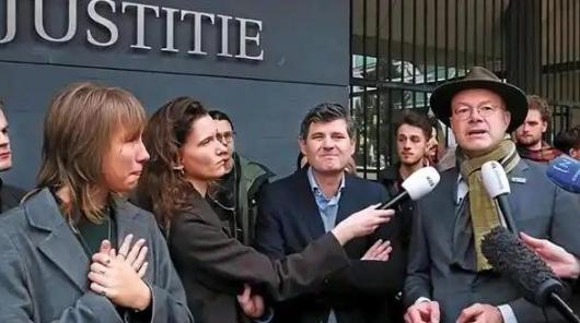 这一回中国可真要杀鸡给猴看了。
 
中国实在忍无可忍，终于要杀鸡给猴看了，谁是这