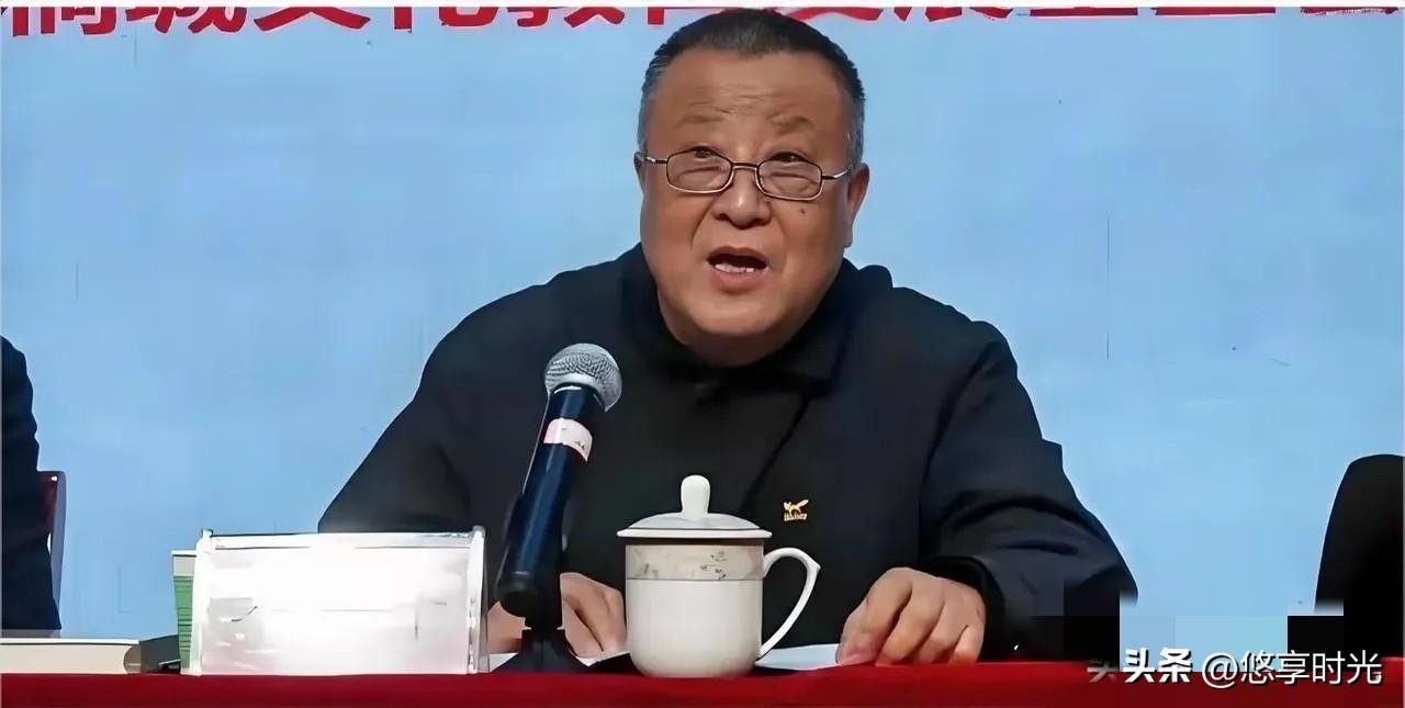 方平的事有了新消息。
退休近二十年，该来的还是来了。取消待遇，移送司法。
当年的