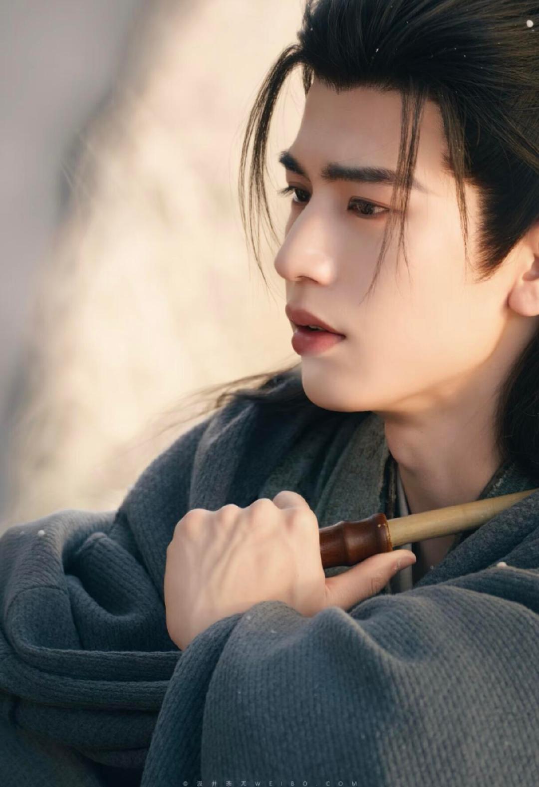 偏执占有欲拉满！强吻时的疯批感藏不住，谢征这阴湿男鬼塑太戳我！谢征好带感的人设 