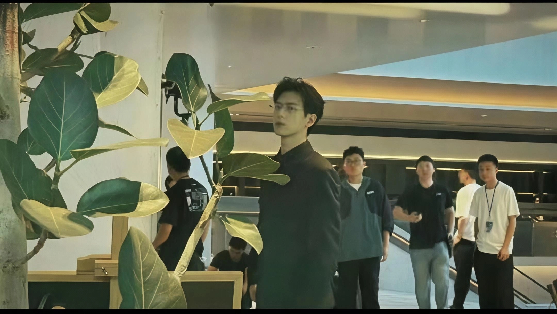 李现韩商言现在见山海 人生最珍贵的投资，从来不是算计得失，而是心怀善意。你送出的