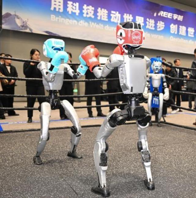 人形机器人第一股，要来了。

宇树科技公告，公司科创板IPO拟公开发行4044.