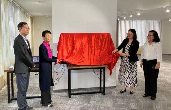 宁波师生团队把中国建筑国宝展到欧洲 近日，《营造无界：中国智慧与世界的建筑对话》