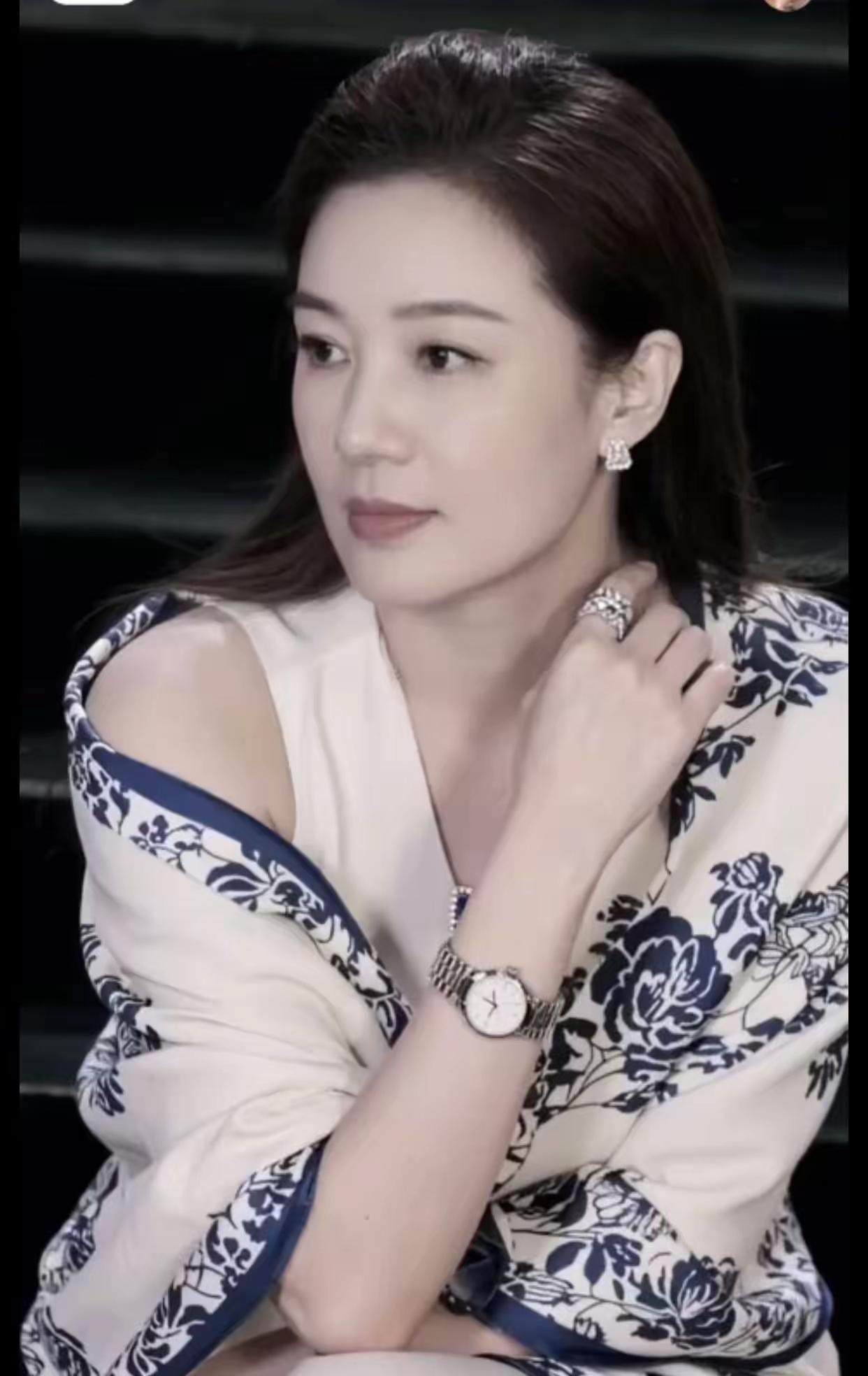 怎么形容一个女孩长的漂亮?