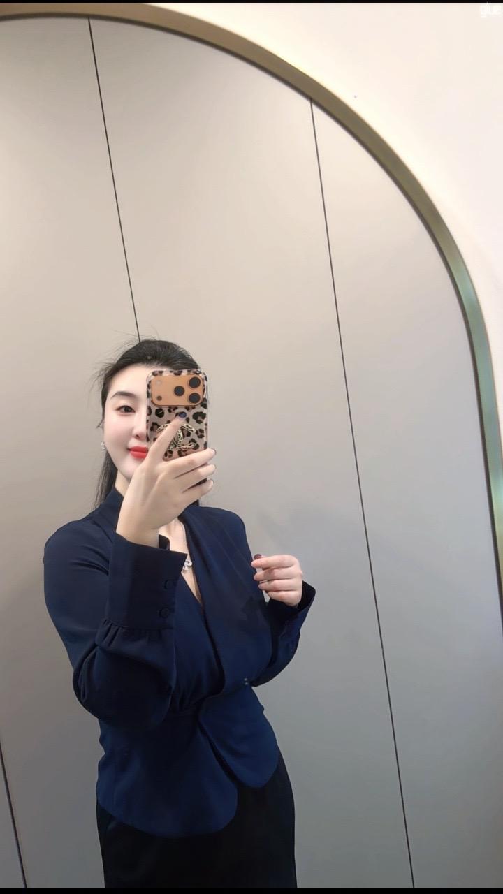 拒绝内耗今日穿搭look