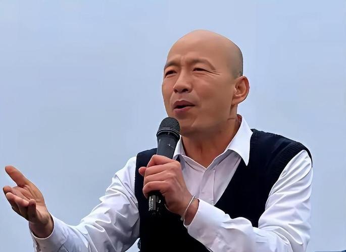 “要是民进党总召没来，你韩国瑜敢不敢这样讲？你忘记自己的立法院长位置是谁支持的吗