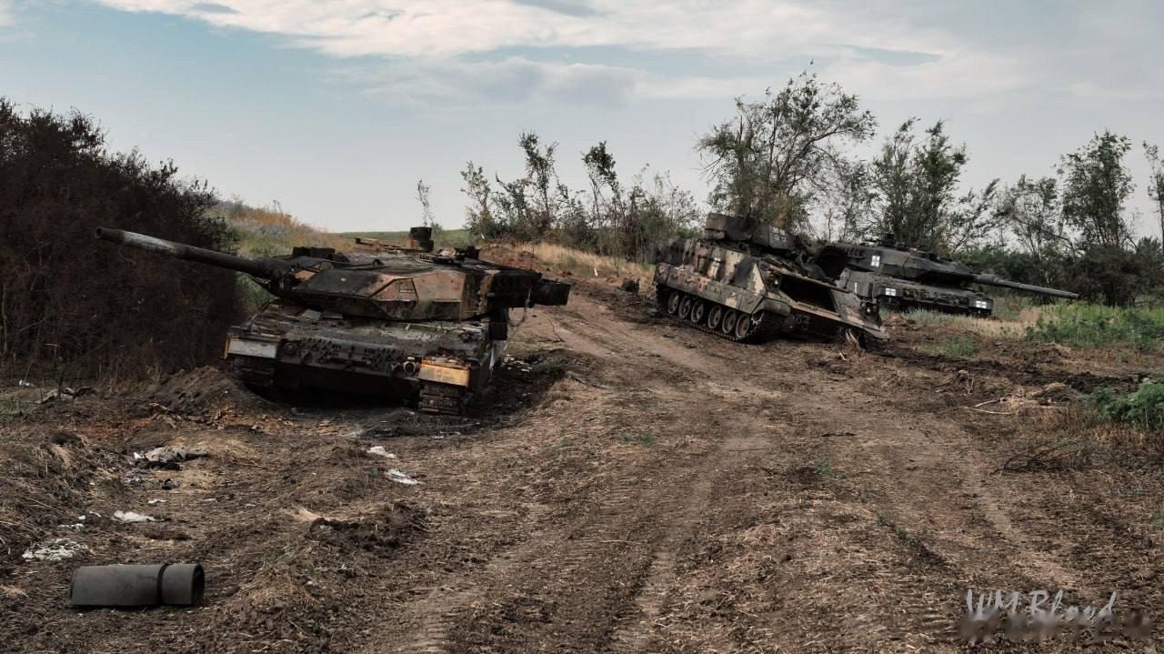 乌克兰在扎波罗热反攻一开始就被摧毁的 豹2A6 坦克、M2 Bradley OD
