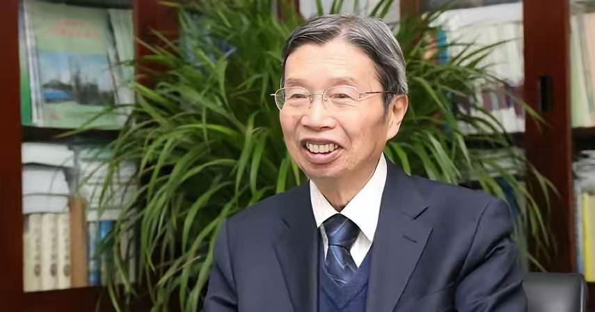 看了今年七一勋章的获得者里，竟然有一位已经去世的人，我一查他的资料，直接给我震惊