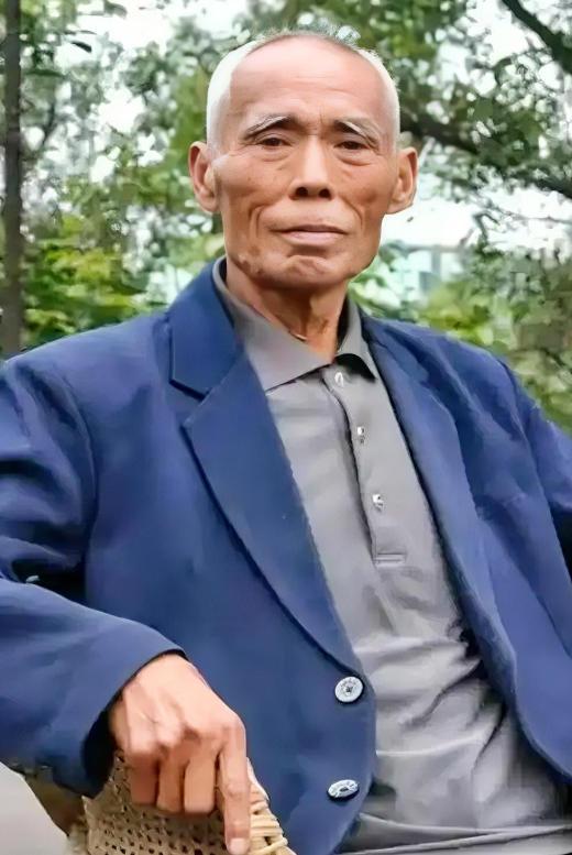 [微风]1949 年，杀害过小萝卜头的国民党特务杨钦典，偷偷将 19 名革命志士