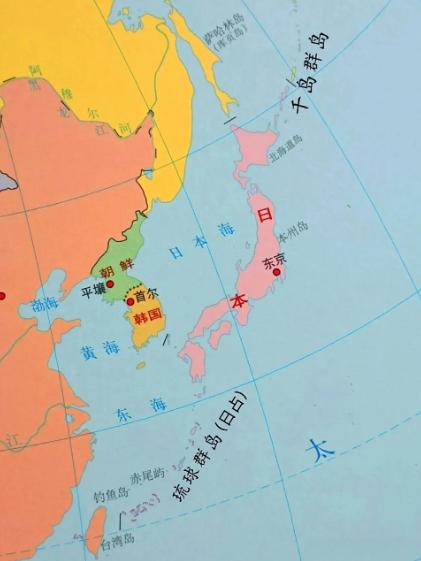 伊朗这一仗，彻底打醒日本！高市早苗可能没料到，她费尽心思在华盛顿向特朗普纳的投名