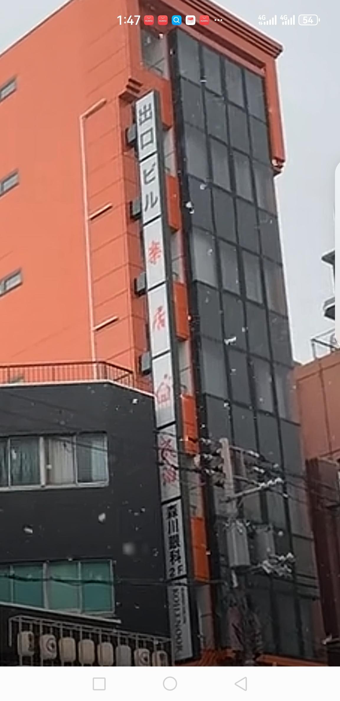 又去赞美小日子了。
匈牙利欧尔班下台，是其国内正常的换届选举，执政16年的他，就