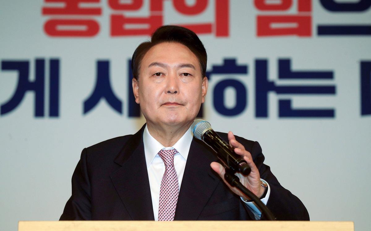 韩国最近为什么反华？

我查了一下才搞清楚，理由有二:一是说中国介入韩国大选导致