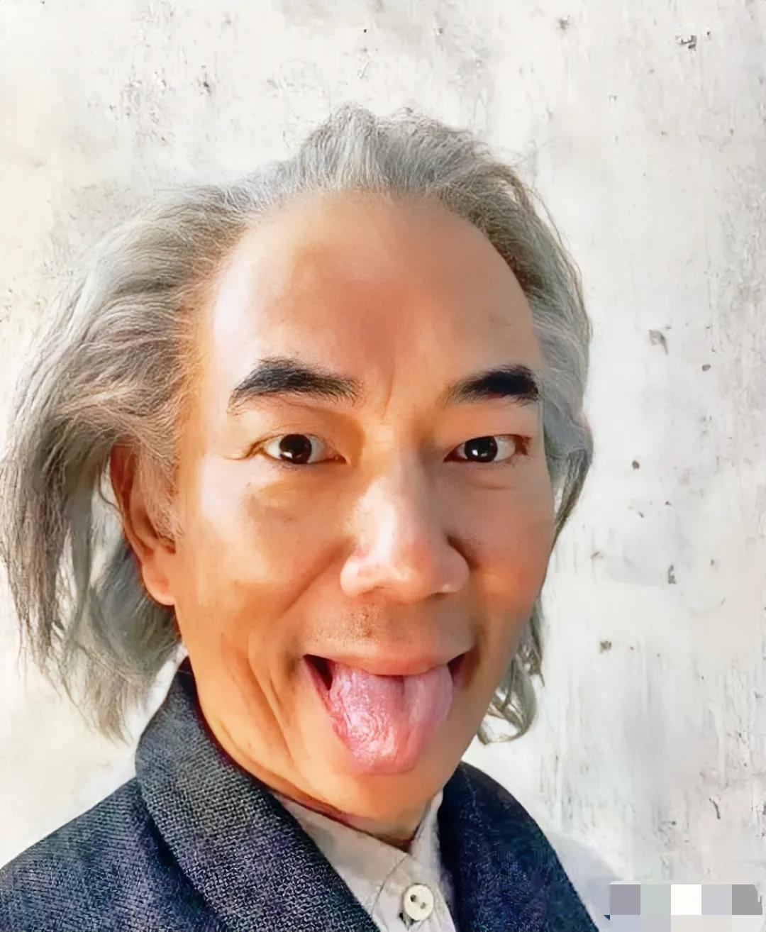 天啊！这竟然是任贤齐？那个唱着“心太软”的小帅哥，打眼看去，怀疑自己看到了大科学