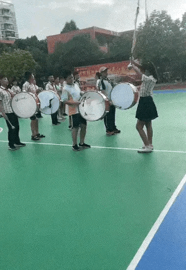 虽然说鼓破任人捶，都破成这样了还不放过它吗[笑哭]