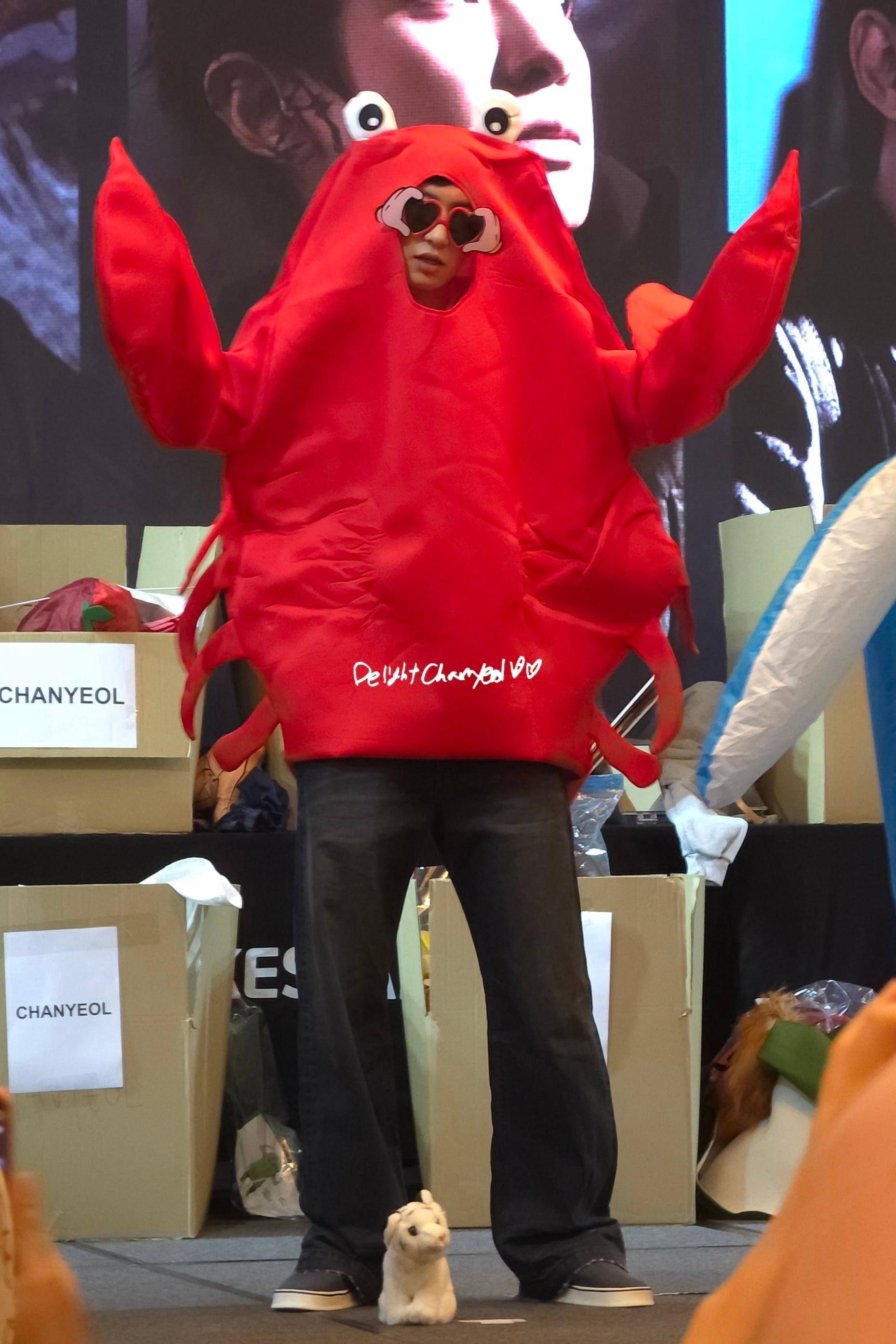 朴灿烈 🍒朴灿烈唯一官方门面这只🦀傻乎乎的 