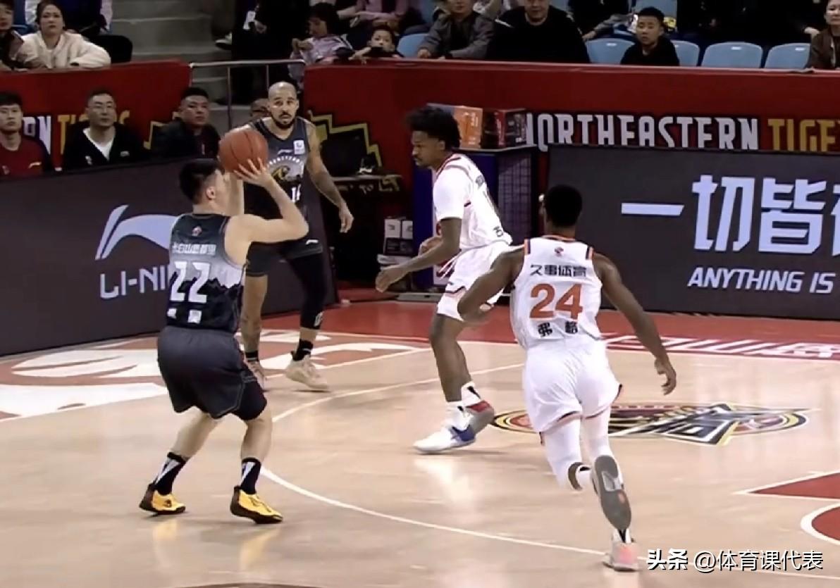 剑指14连胜！张镇麟10分4助攻，上海男篮半场领先吉林13分！北京时间2026年