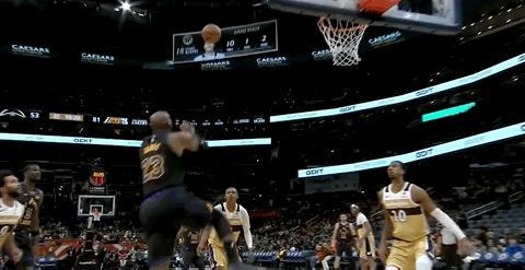 41岁新秀詹姆斯空接背扣！海斯：哥哥，要不你参加扣篮大赛吧？湖人vs奇才