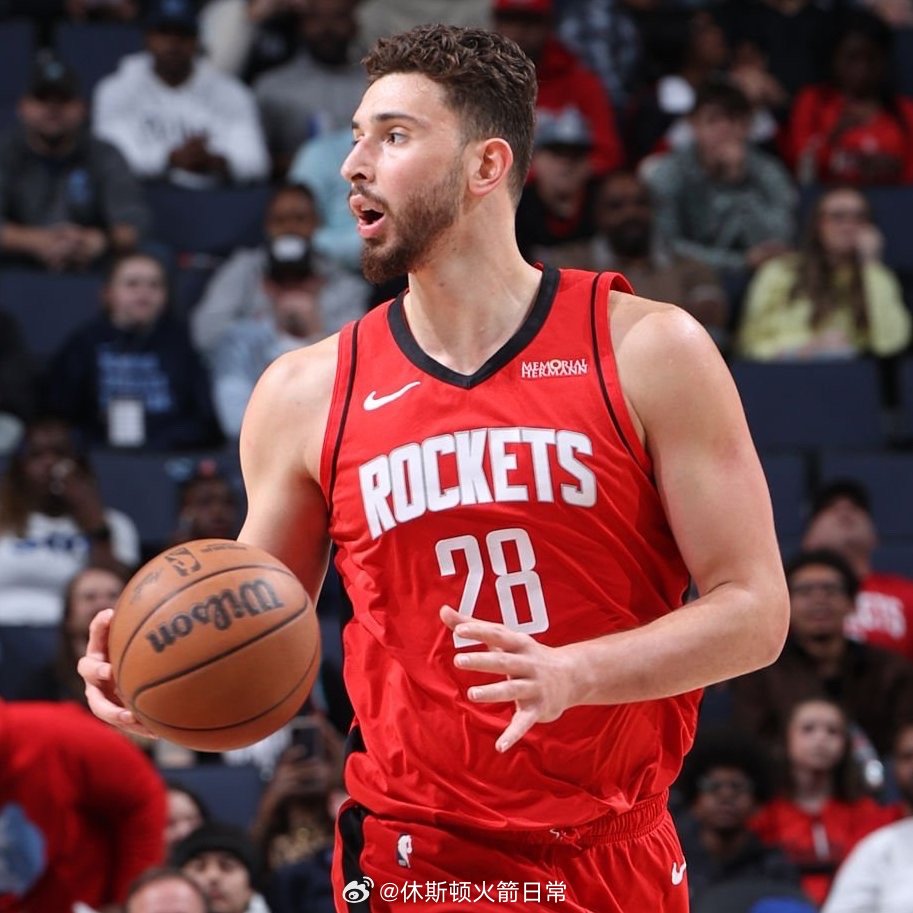 据统计，申京成为了火箭队史第二位多次在常规赛砍下至少35分10篮板5助攻且投进5