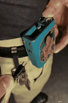 当年的Walkman，比今天的苹果iPhone Duo拉风多了！