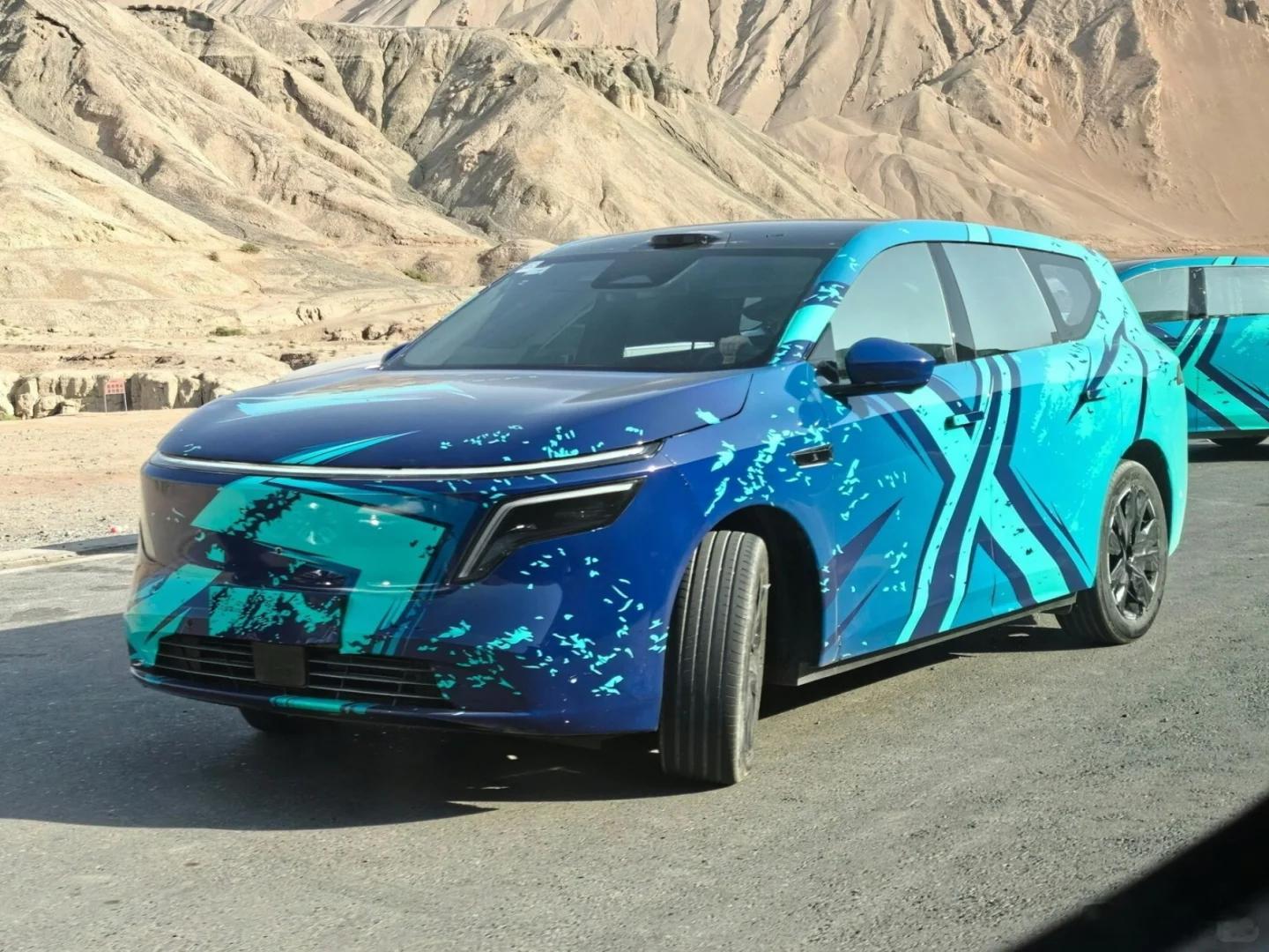 日产N8 曝光了，五座+中型SUV，比日产N7整体尺寸会大一些，但是从大小来看并