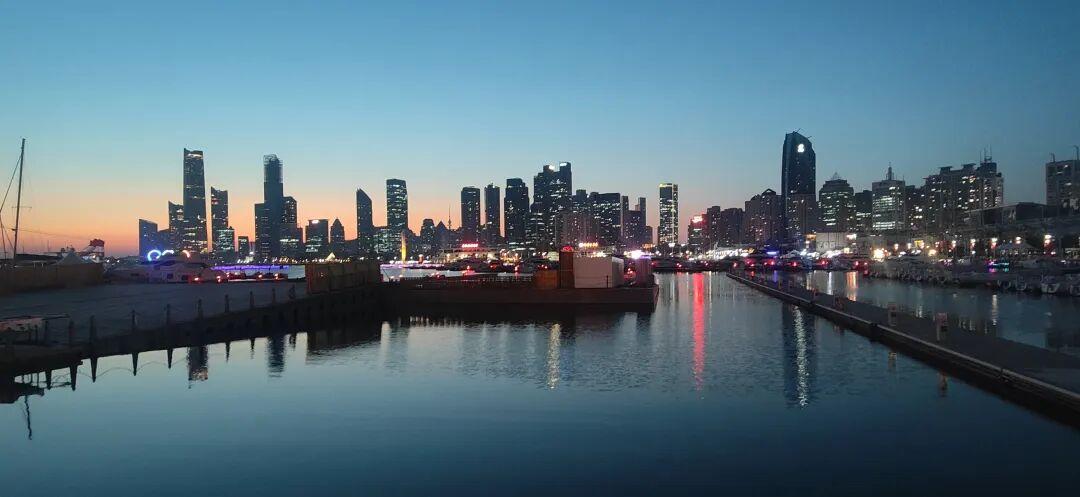 2025年12月8日至12月12日，因控制系统维护升级，青岛浮山湾灯光秀将临时关