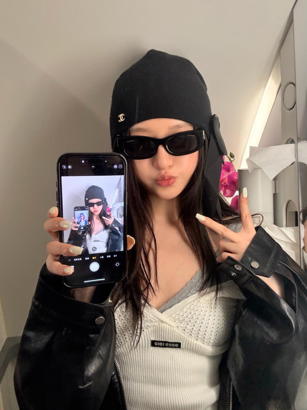 ✈️🤳