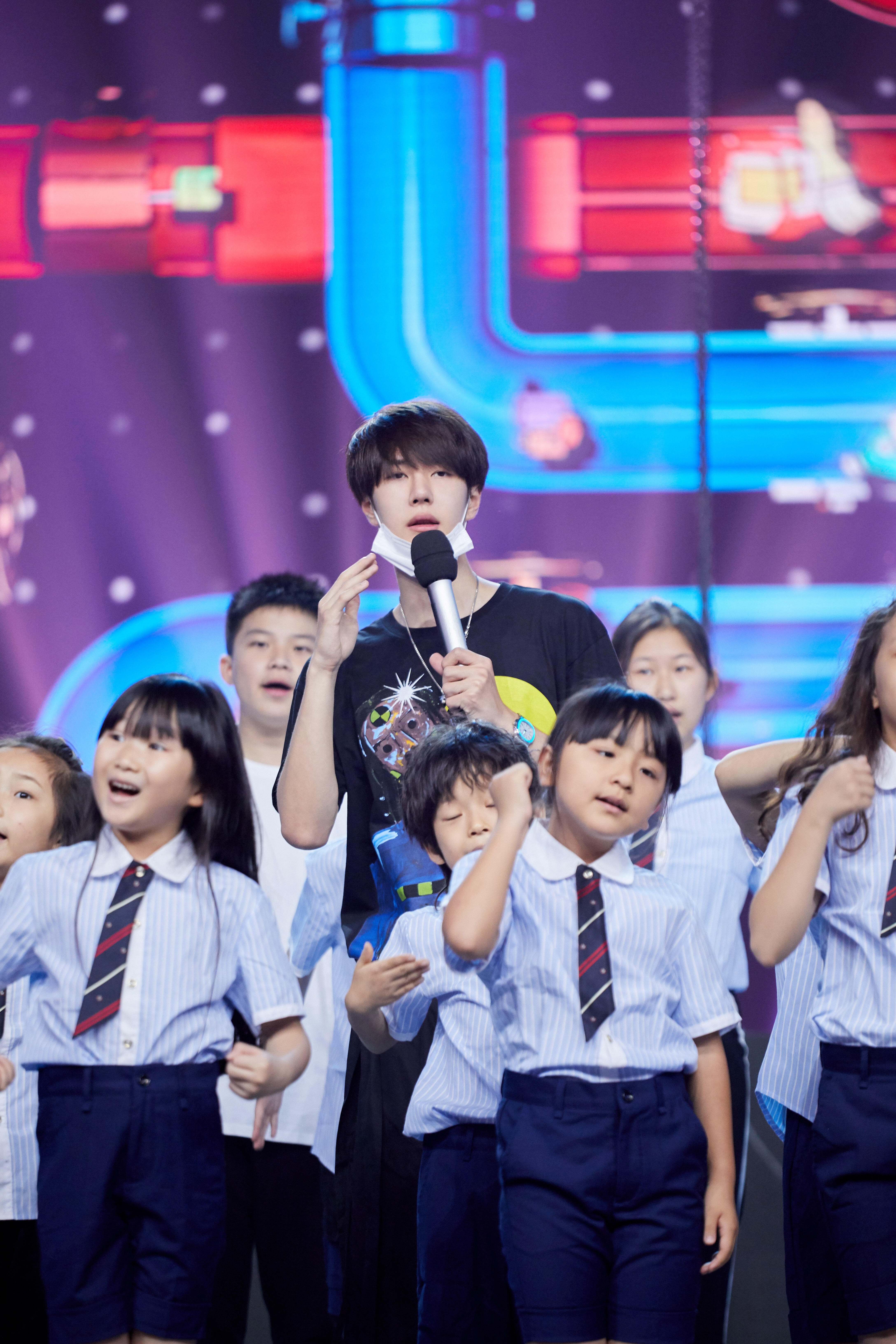 【20190810】王一博×《快乐大本营》彩排图，考古的快乐💚💚💚王一博的