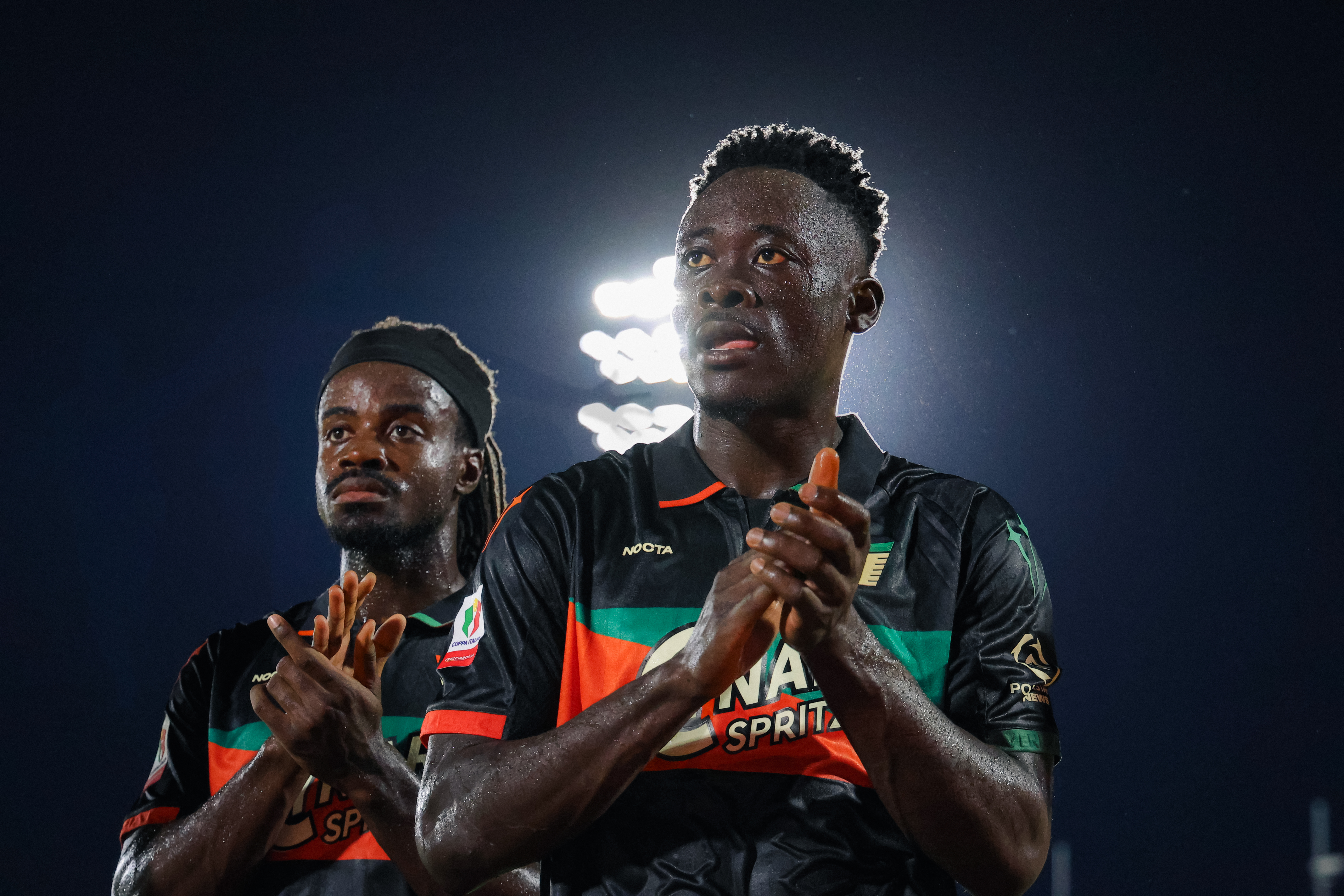 AC米兰 🆚 威尼斯🔴⚫️AC米兰在主场与威尼斯交锋过16次，取得了11胜4